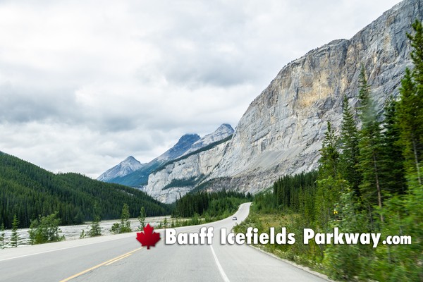 Icefields Parkway During September