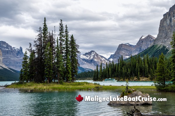 Maligne Lake Boat Cruise During September